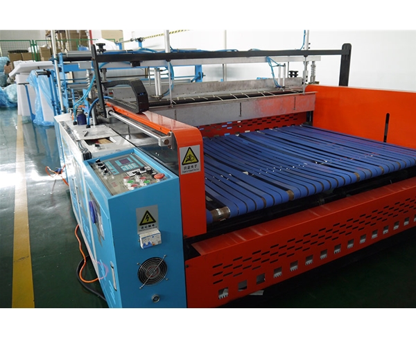 珍珠棉加工(gong)車間