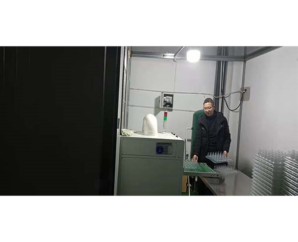 吸塑除塵(chen)車間一角