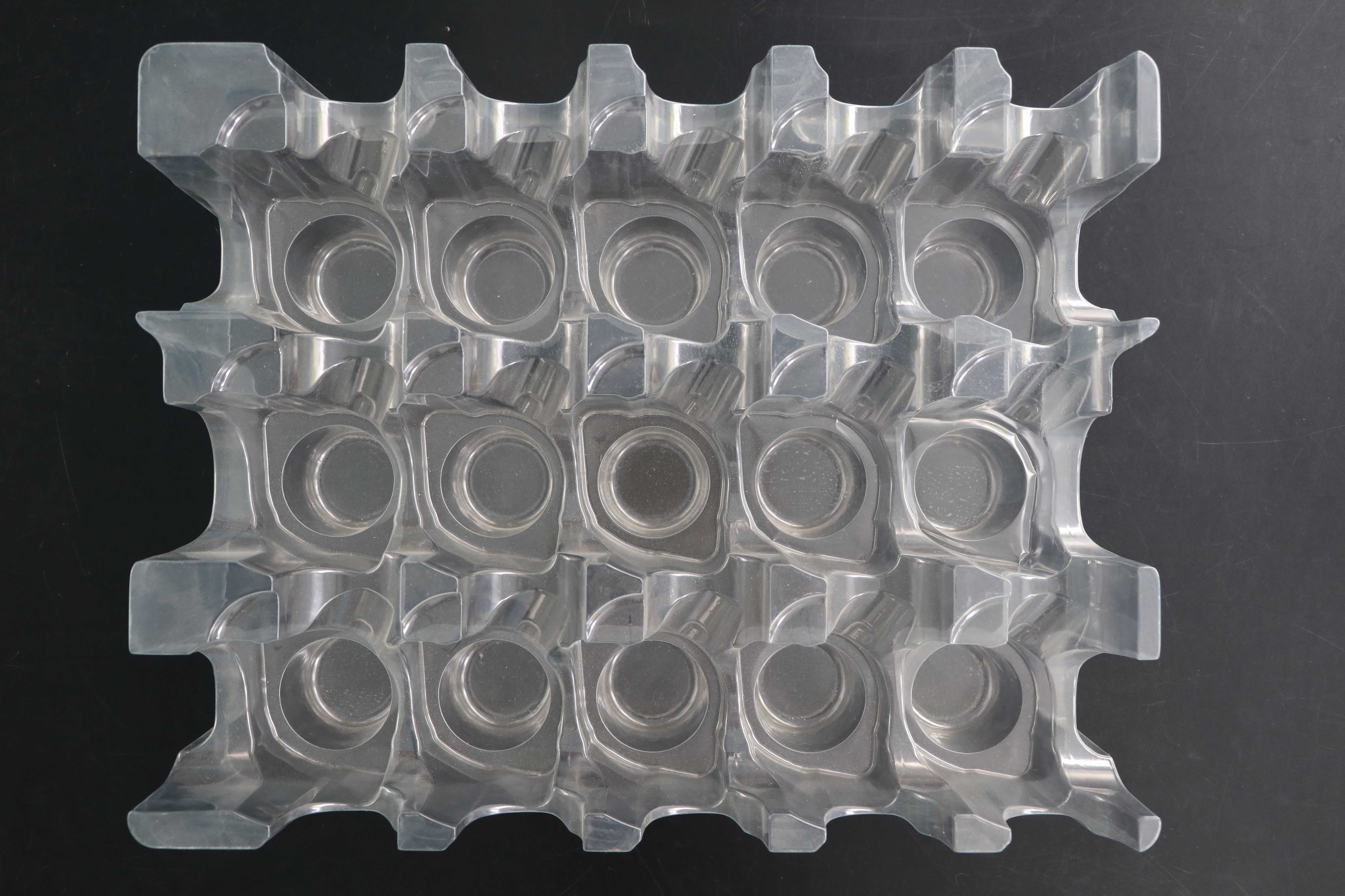 汽車零部(bu)件吸塑包裝(zhuang)